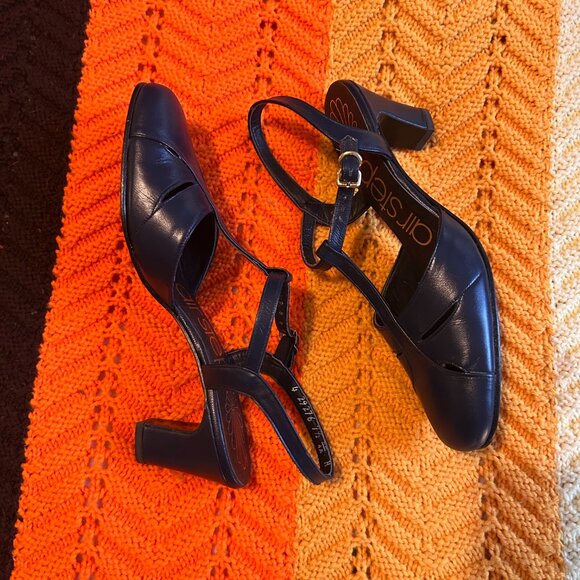 1970s Air step soft sole Dark Blue T-bar Roman Mary Jane heels - made in Canada! - Picture 9 of 11